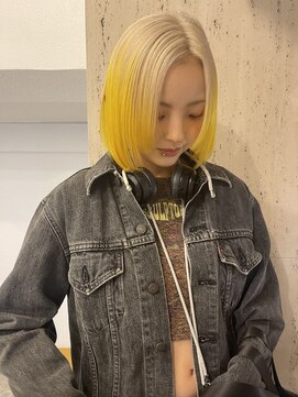 イェッカ パビル(YECCA pabil) ブロンドからイエローのルーツカラー（ブリーチ２回）