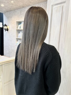 キャアリー(Caary) 福山美容室Caary ブリーチありケアカラーシルバーアッシュ20代