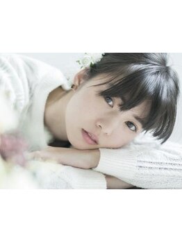 気になり始めの白髪もしっかりカバー。髪に対して負荷の少ない施術で傷みを気にする方にもおすすめ◎