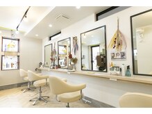 ジュンプラス 京成小岩(JUN+)の雰囲気（広々空間で施術！［京成小岩/カラー専門店/メンズ/髪質改善］）