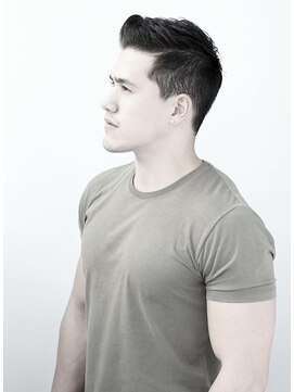 ジジバイワースホワイル(jiji by WORTH WHILE) リバースセンターパート刈り上げセンターパートサーフカール