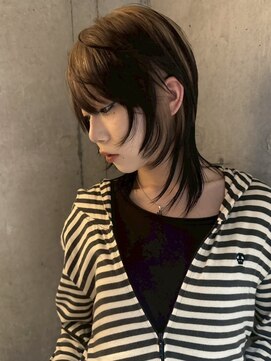 ネハス(nehus.) ハッシュカット/レイヤーカット/ブリーチ/ウルフカット/原宿