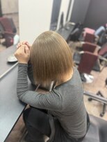 ラ ミミ(La Mimi)&nbsp;【Mimi/SAYAKA】カット/カラー/ブリーチ/ハイトーン/ミルクティ