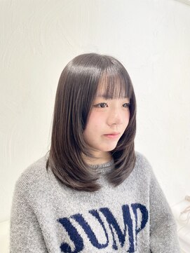 ティティアンバイイザ(titian by IZA) トレンドのレイヤーカット