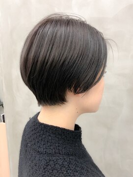 スー 渋谷(suu) 大人個性的グレージュハンサムベリーショート<徳竹>