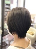 襟足スッキリなショートボブ