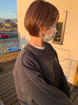 ハチ(hachi) 20代30代40代♪大人かわいい小顔ショートボブ☆シースルー前髪