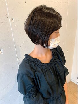 クマ(kuma.) 前下がりショート