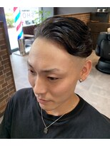 スリーマンズバーバークラブ(THREEMAN'S BARBER CLUB) ツーブロック+スキンフェード