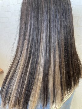 ヘアーリゾート ラウレア(Hair Resort LAULEA) ミルクティーベージュのインナーカラー