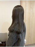 オリーブベージュ