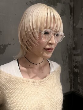 キャロルガーデンズ ボコカ 表参道(Carroll Gardens bococa) 抜きっぱなしブロンド、ウルフカット