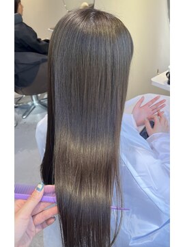 アネ(annee) オリーブグレージュ × URUGAMI 髪質改善