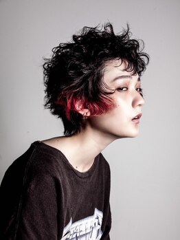 クイン(qin)の写真/髪に栄養を与えるヘッドスパで、頭皮と髪のケアをしながら、頭皮の汚れをスッキリ落としていきます。