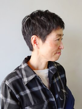 30代40代50代おすすめ　刈り上げないベリーショート