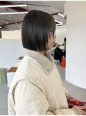 大人シアーベージュミニウルフボブミディアムレイヤー