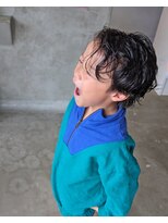 アンゼロ(UNZELO)&nbsp;センターパートのニュアンスパーマ