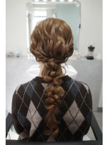 レーヌ(REINE)&nbsp;編み下ろしヘア