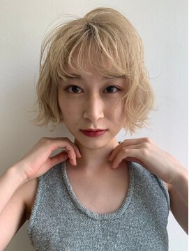 ローウェ 沖縄新都心(Louwe) 小顔/外ハネ/ショート/フェザーバンク[おもろまち駅/沖縄新都心