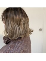 ベイス アワジ(BASE)&nbsp;大人のバレイヤージュカラー