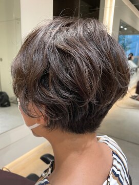 ヘア デザイン リスク(HAIR DESIGN RISK) 【RISK 三鷹 大橋佳菜子】ツーブロ耳掛けショート