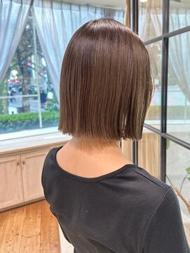 リュミエ ドゥ マッシュ(Lumier de mashu) ぱつっとラインボブ