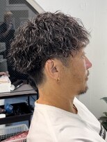 エース(ACES)&nbsp;イケおじ×大人波巻きパーマ×渋め綺麗めスタイル