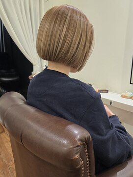 ハイトーンベージュ