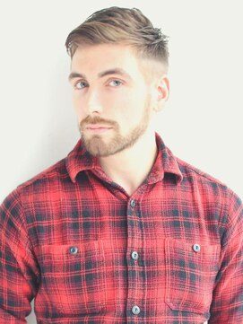 ワースホワイル(WORTH WHILE) 刈り上げセンターパートサーフカールフェザーパーママレットヘア