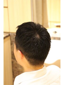 ヘアーモードキクチ 日本橋三越前店 ビジネスベリーショート