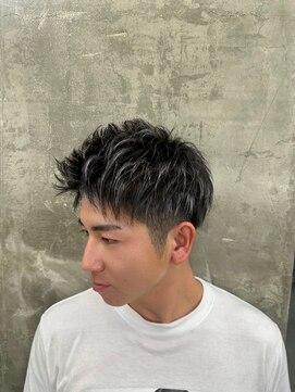 メンズサロン キング 枚方店(Men’s salon K!ng) メンズカット/ブリーチ/ニュアンスパーマ/メンズハイライト/眉毛