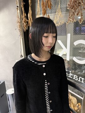 リュッカ(Lyuck) 【MANA】顔まわりがポイント!黒髪ぱつっとボブ