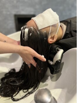 ヘアデザイン ノアール(hair design NoiR)の写真/頭皮のコリをほぐして疲労回復に！リラックスしながら、髪のお悩みを解決しませんか。