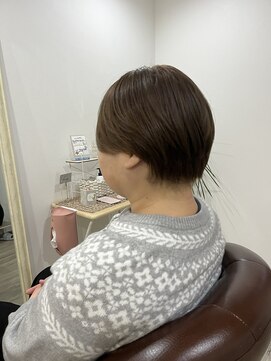 ラムーア(Rahm.) ブリーチなしWカラー×ショートボブ