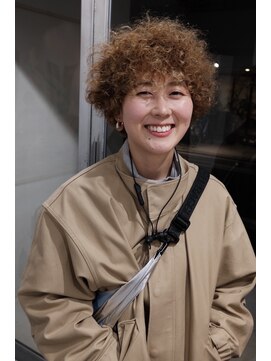 マレ(MARAIS) ハードなスパイラルパーマ