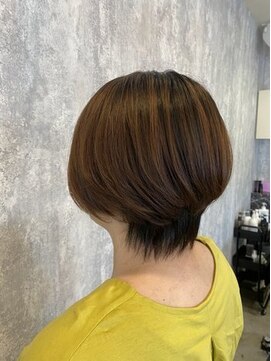 イーラ(E-LA) ショートボブ