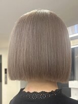 ルーブ トウキョウ(Loob. TOKYO)&nbsp;ショートボブハイトーンカラーミルクティーピンクタッセルボブ