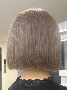 ルーブ トウキョウ(Loob. TOKYO) ショートボブハイトーンカラーミルクティーピンクタッセルボブ