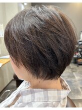 エイチエス(H´S) 乾かしただけでまとまるボブショート(モデル　50代後半　女性)