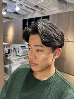 ウノプリールヴァモス(unopulir Vamos)&nbsp;大人のニュアンスパーマ重めセンターパート