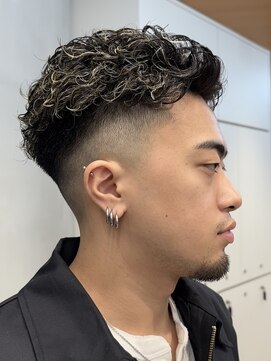 ニコ トウキョウ ロジック(nico TOKYO Logic) 極道パーマ リバースパーマ スキンフェード