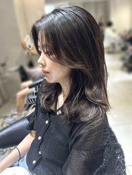 ユーフォリア 池袋東口駅前店(Euphoria) くびれミディ/流れる顔まわりカット/フェイスレイヤー