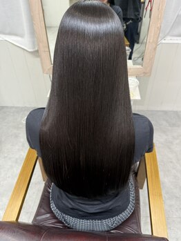 髪の内部からしっかり補修してくれるトリートメントで、指通りの良いサラサラな髪に♪憧れのツヤ感◎