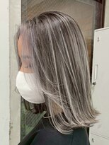 オニキス 原宿(ONYX)&nbsp;r143 バレイヤージュハイライト白髪ぼかし40代ケアブリーチ