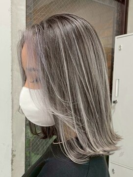 オニキス 原宿(ONYX) r143 バレイヤージュハイライト白髪ぼかし40代ケアブリーチ