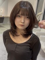 セラ(SERA)&nbsp;ハッシュカット/ミディアムレイヤー/レイヤーカット