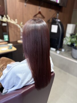 アオイ(Aoi) 大人可愛いボルドーロング｜髪質改善でツヤ復活