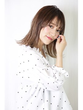 レミ(lemi est) 柔らかい大人ベージュ