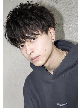 ネイビー(NAVY) パーマなしでもカッコいい！前下がりマッシュ×脱束感