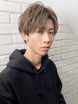 リタ(Lita)&nbsp;ツーブロック　ショートレイヤー　コンマヘア